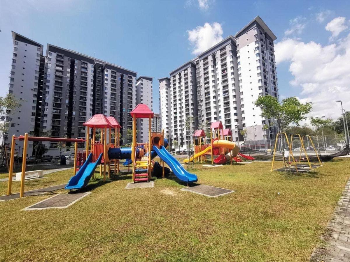 Homestay Ar Rayyan RESIDENSI LAGUNA BIRU - B&B Rawang