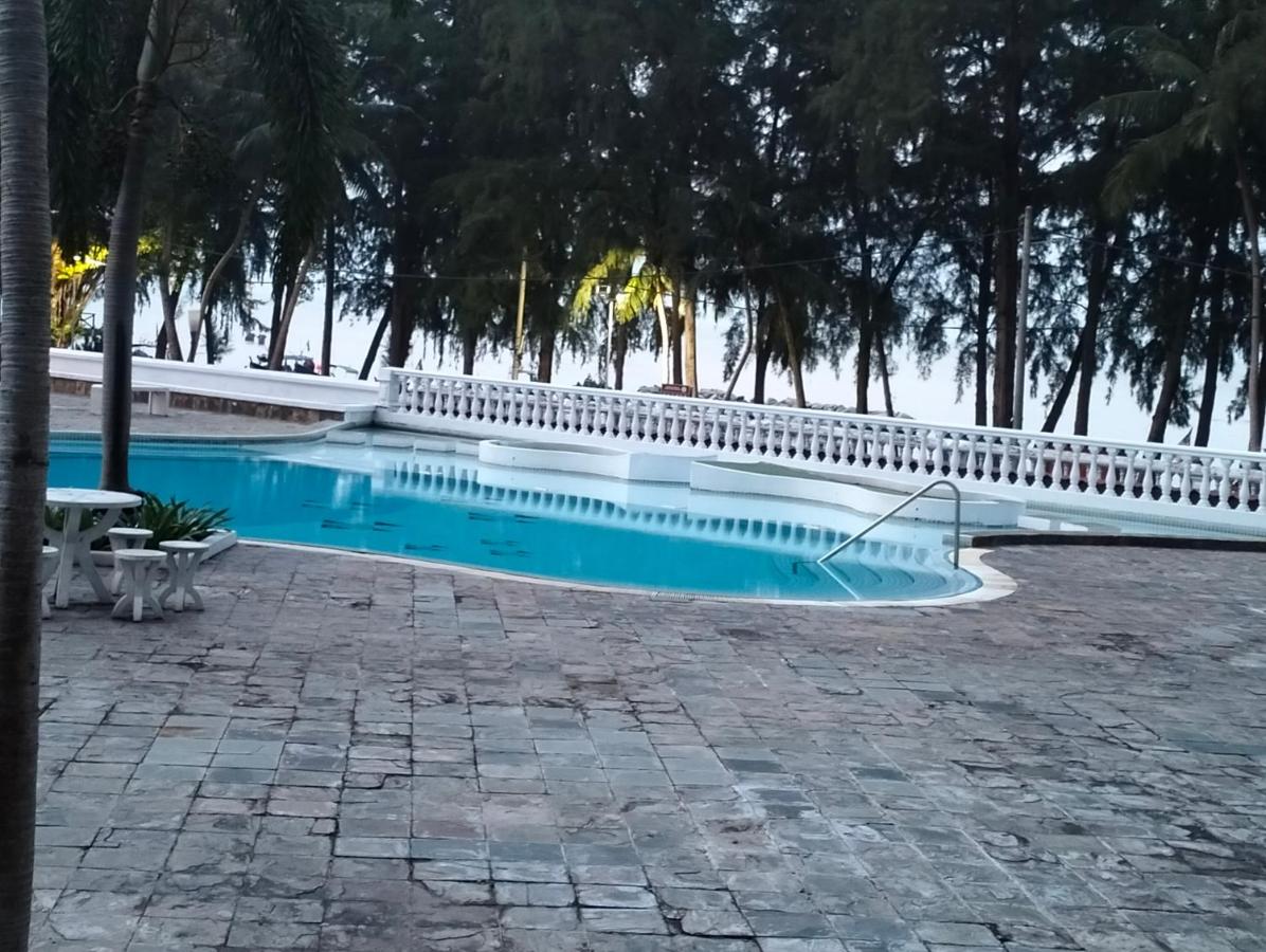 Pantai Puteri Kondominium - B&B Kampung Bukit Darat