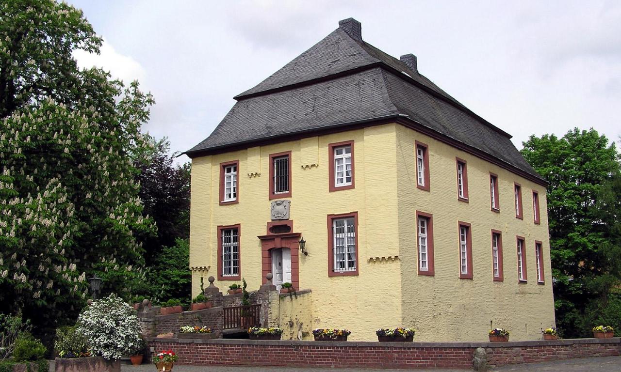 B&B Rommerskirchen - Charmante Ferienwohnungen auf Reitstall Wasserburg Anstel - ein Ort zum Wohlfühlen und Entspannen - Bed and Breakfast Rommerskirchen