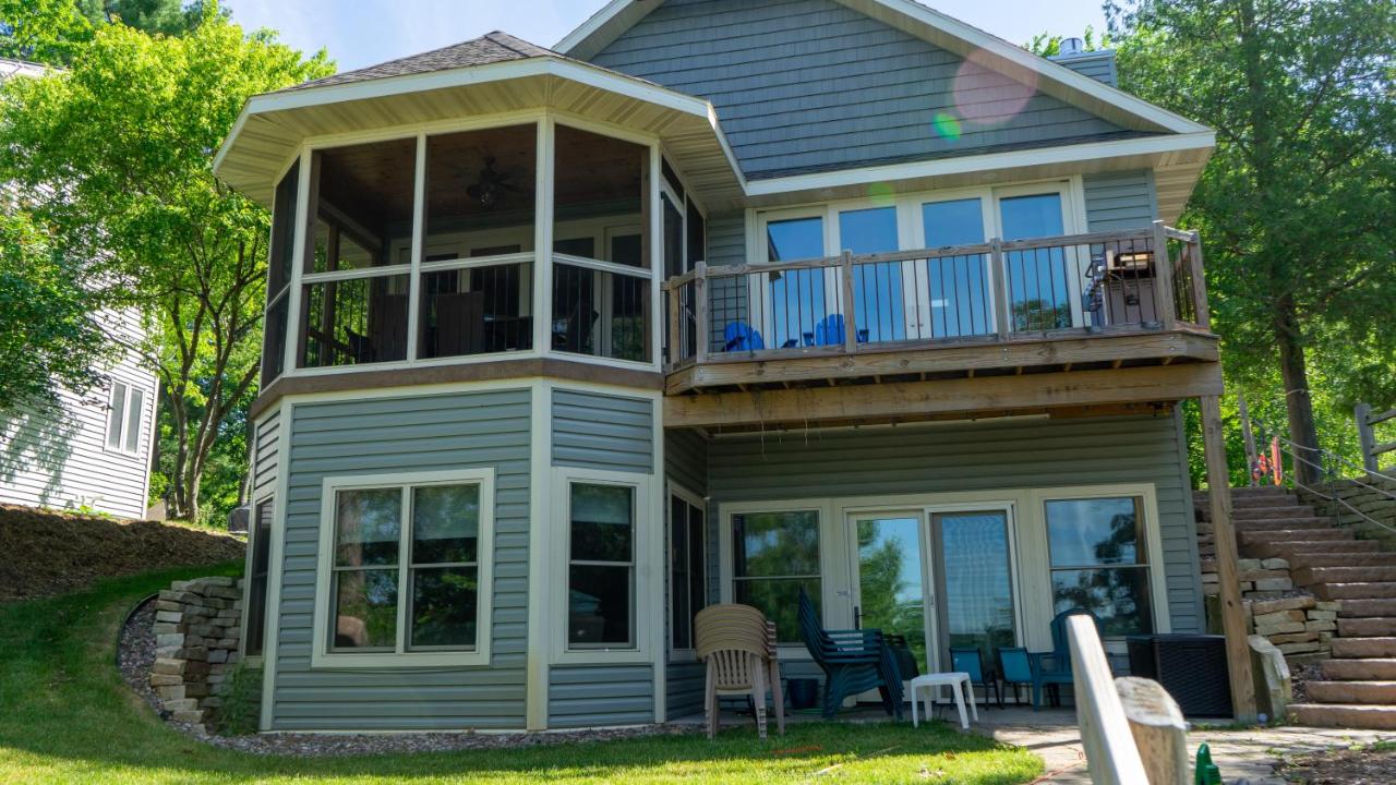 Lakefront Home 4 Bedroom 4 Bath Sleeps 12 - B&B Waupaca