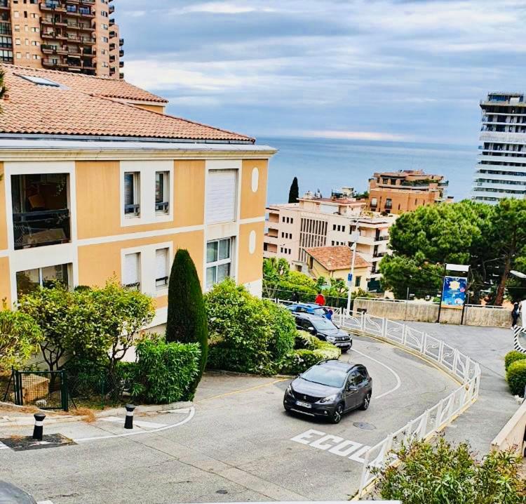 Monaco Stunning Sea Views, Larvotto beach, Terrace, Saint-Roman - B&B