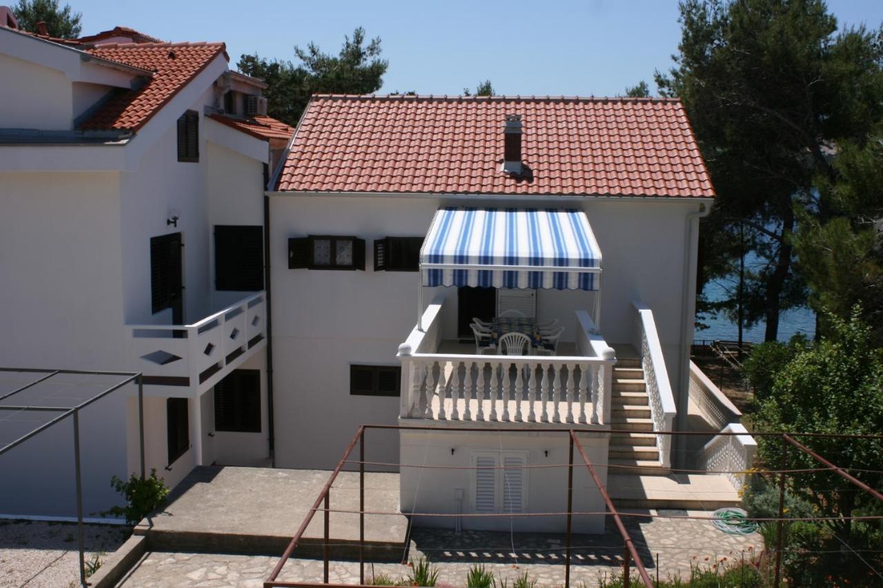 B&B Novalja - Apartments by the sea Stara Novalja, Pag - 4143 - Bed and Breakfast Novalja