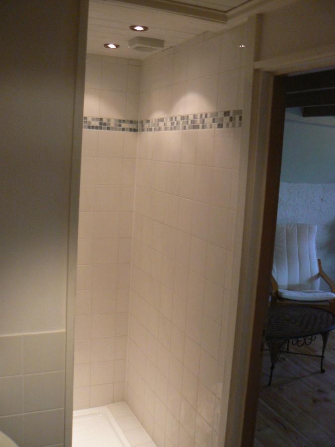 Dreibettzimmer mit Bad