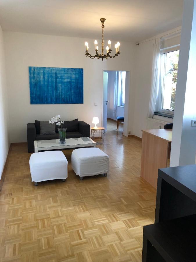 studio e - Quiet central business one bedroom apartment for 3 guests - Ferienwohnung Düsseldorf