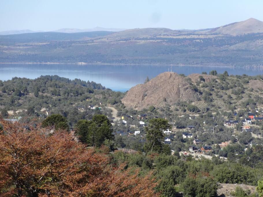 Eco del Cielo Apart (Cabaña con patio en 2 plantas para 4) - Chambres d’hôtes Villa Pehuenia
