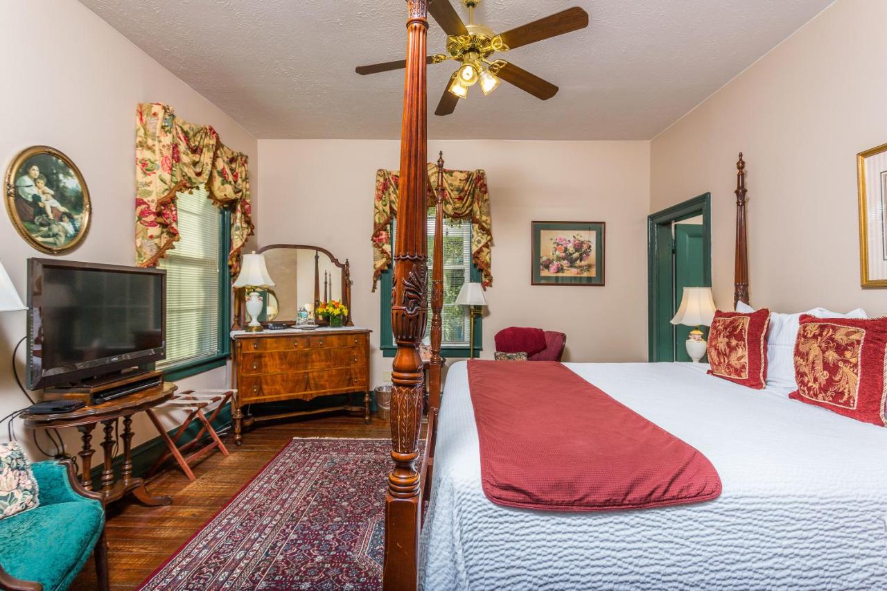 King Room - Room 207