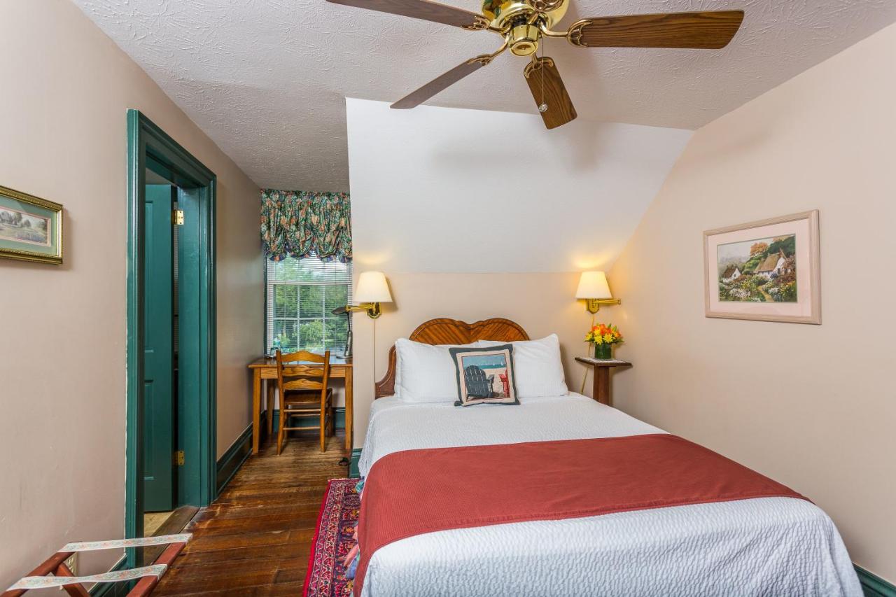 Queen Room - Room 302