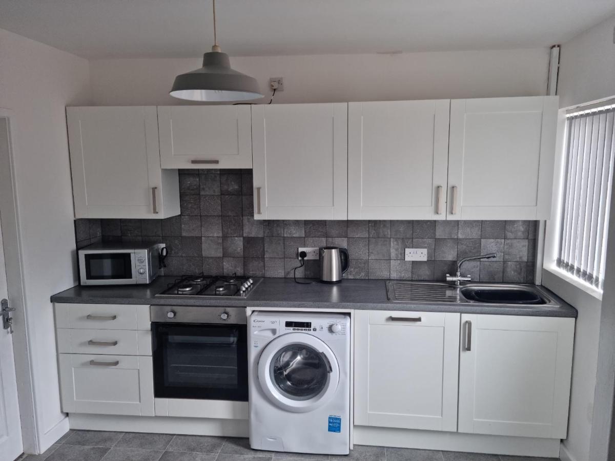 3 bedroom house-Ellesmere Port - Ferienwohnung Ellesmere Port
