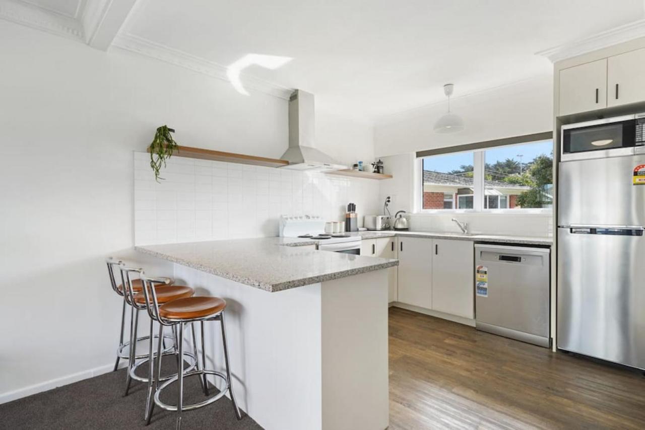 B&B Auckland - Renovated Takapuna 2BR Apt l Parking l Skytower - Bed and Breakfast Auckland