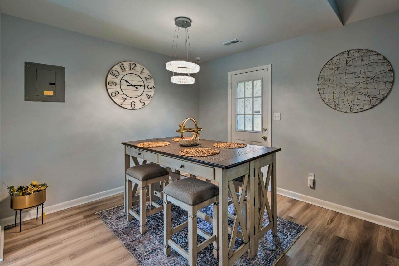 Tasteful Greensboro Haven about 3 Mi to Downtown! - B&B Greensboro