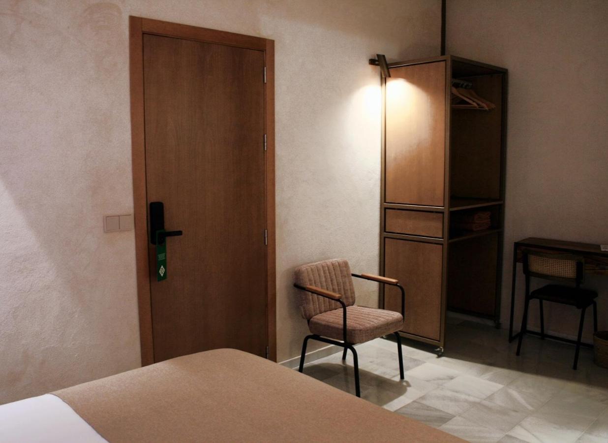 Deluxe Double Room with Shower