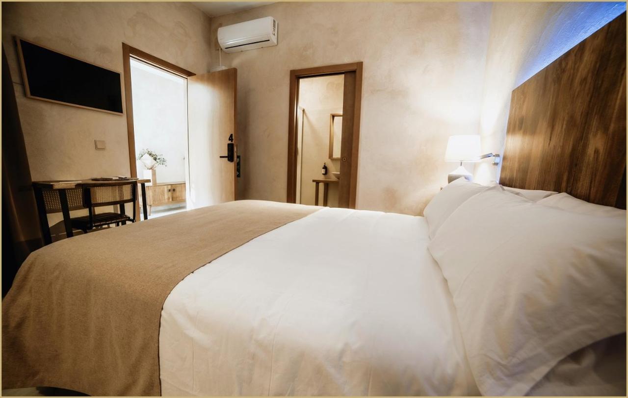 Deluxe Double Room with Shower