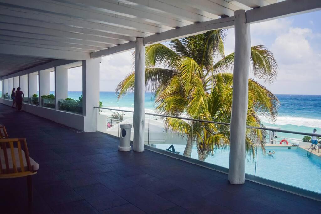 Exclusive studio on the beach, minimalist, gym, pool, jacuzzi, balcony - Bed and Breakfast Cancun