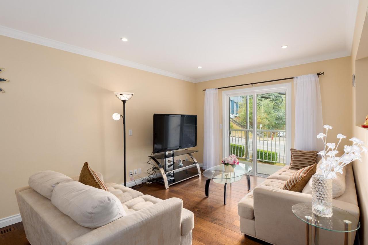 LOVELY 3 bedroom PORT MOODY spacious home 6 people free parking - B&B Port Moody