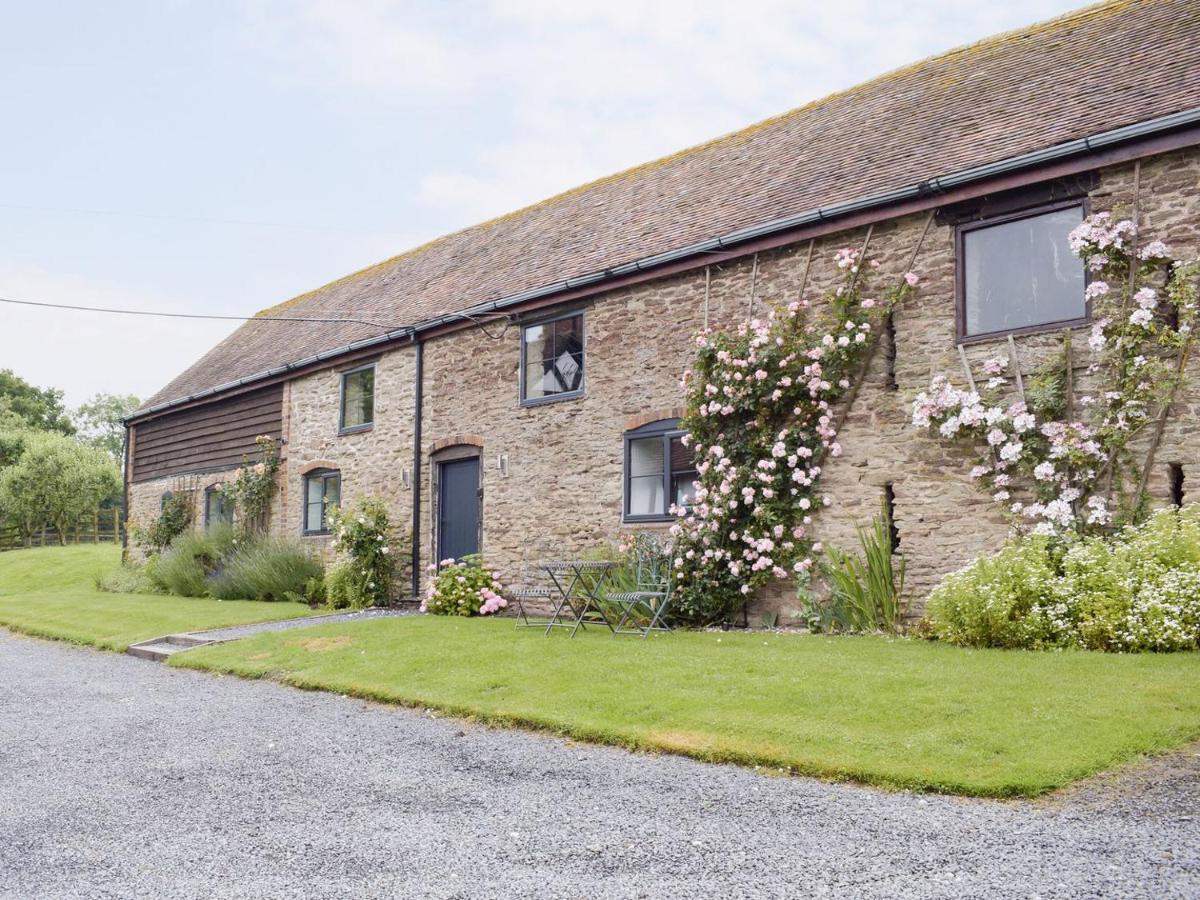 B&B Shipton - The Garden Room At Eudon George - Bed and Breakfast Shipton