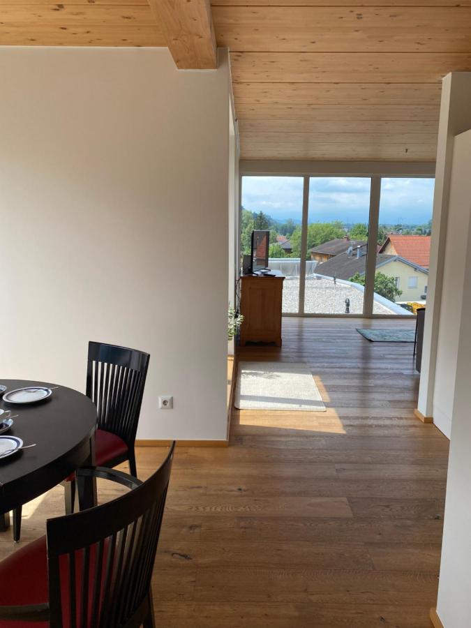 B&B Götzis - Penthousewohnung mit fantastischem Ausblick - Bed and Breakfast Götzis