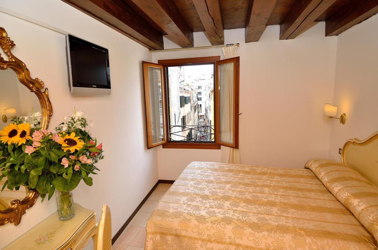 Venice Hotel-Orion interior