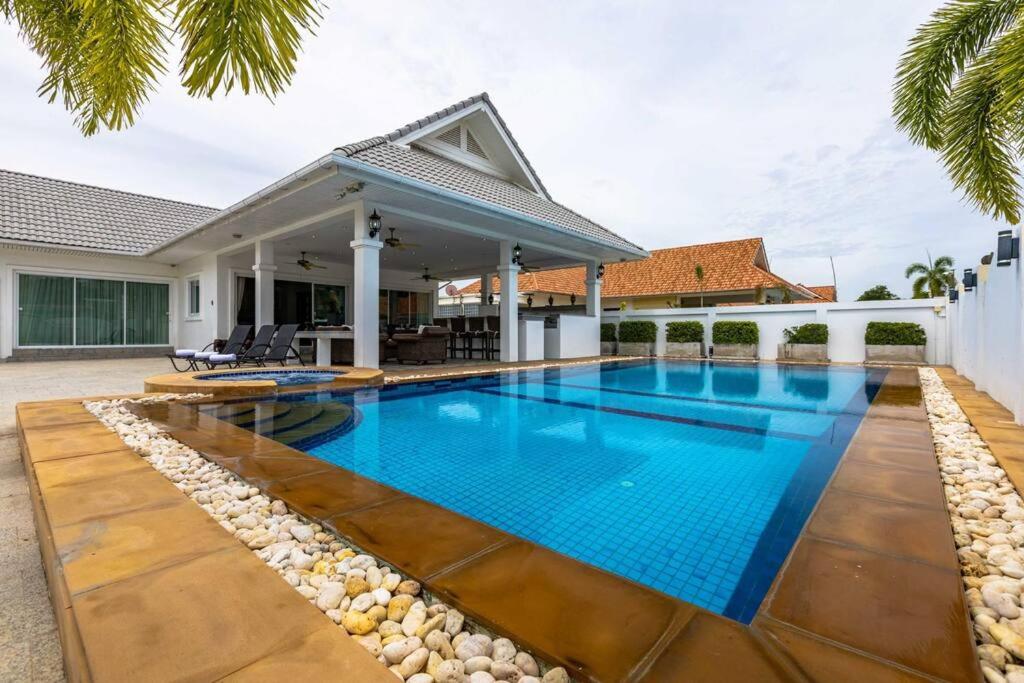 Private 3 Bedroom Pool Villa PP10 - B&B