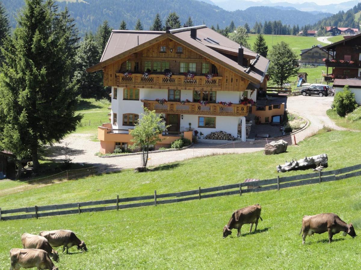 Ferienhof Almfrieden - B&B