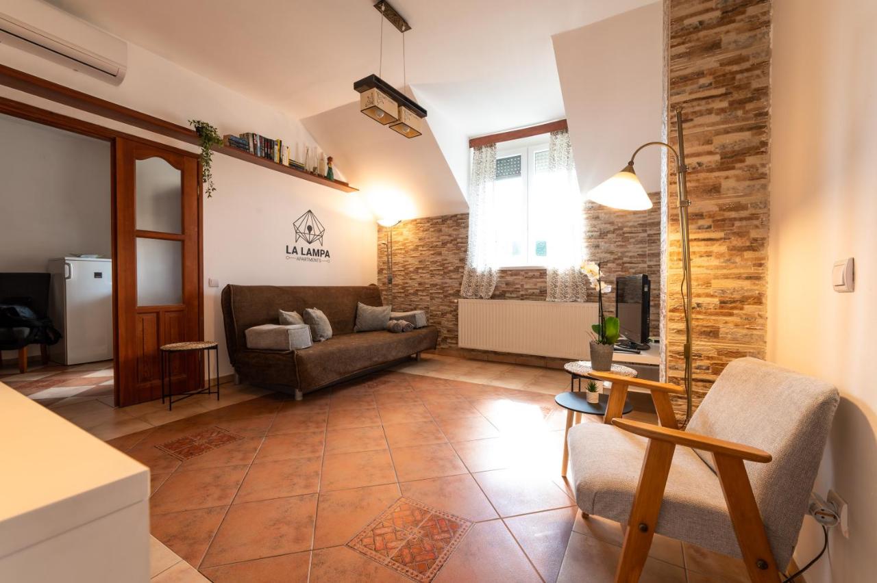 LA LAMPA Apartments - Chambres d'hôtes Debrecen