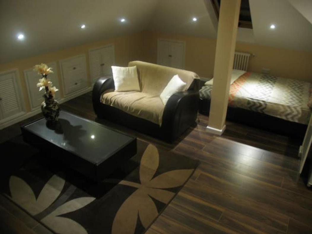 B&B Romford - Modern Cosy Private Studio, WIFI, IP-TV, Must See - Bed and Breakfast Romford