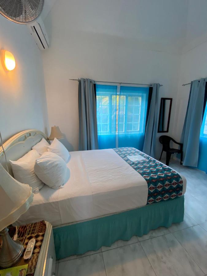Queen Room with Garden View