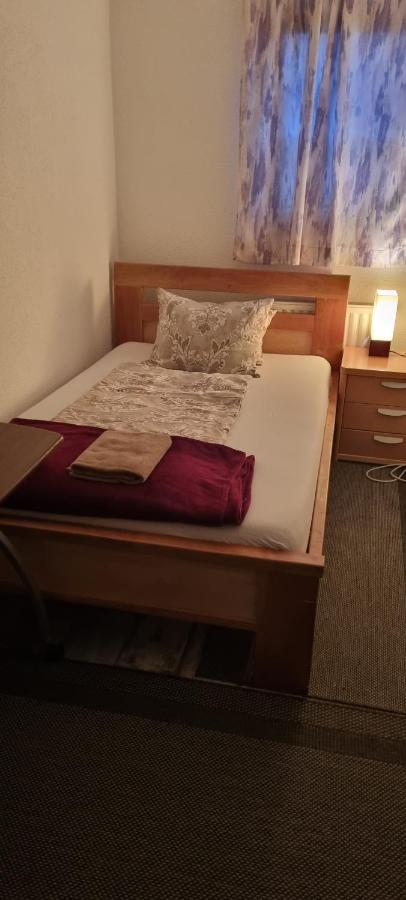 Habitación Individual con ducha y aseo compartidos