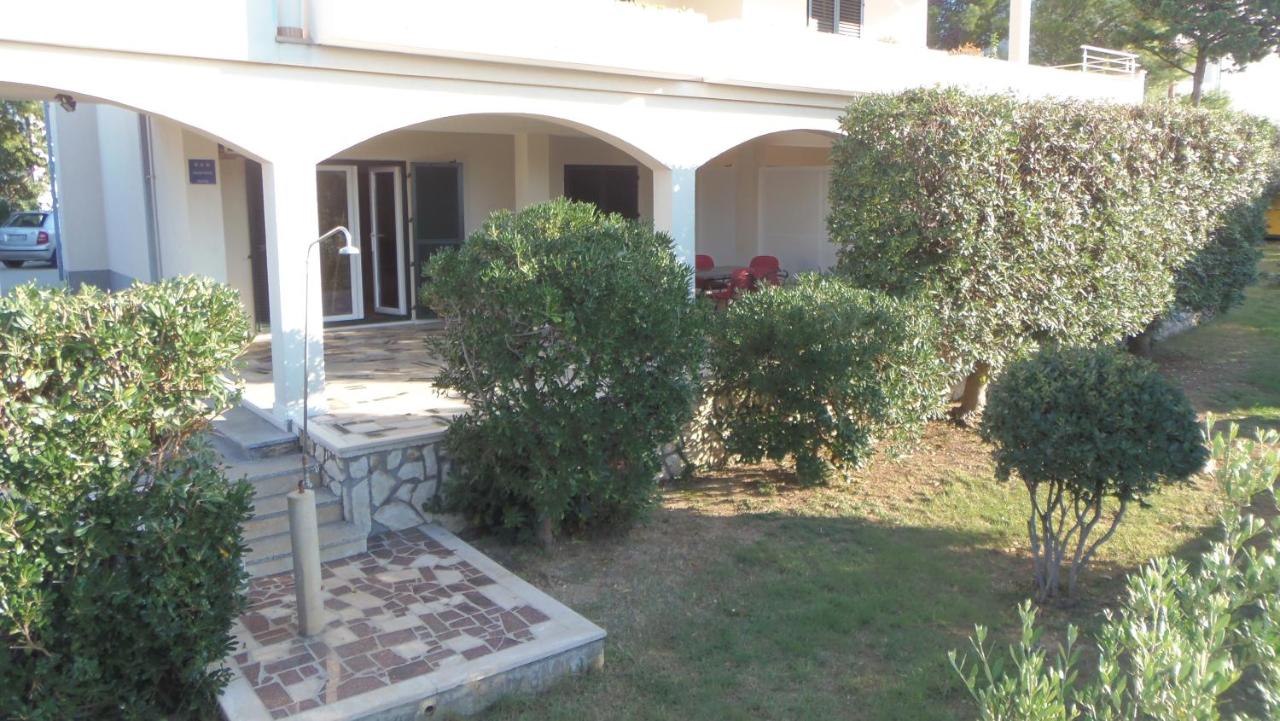 Apartment mit 2 Schlafzimmern und Terrasse