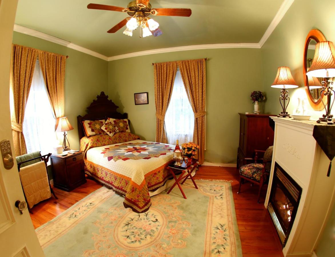 Queen Room