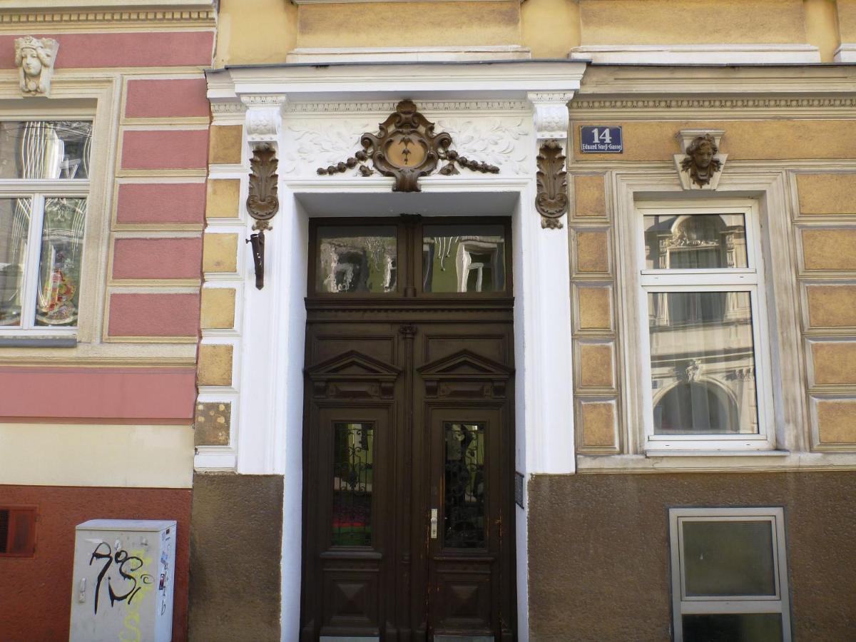 Flatprovider Comfort Eduard Apartment - contactless check in - B&B
