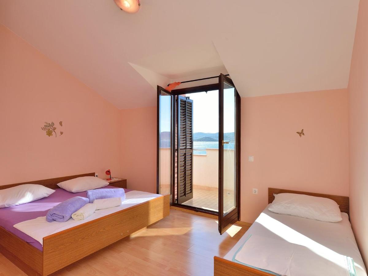 Appartamento con 1 Camera da Letto, Balcone e Vista Mare