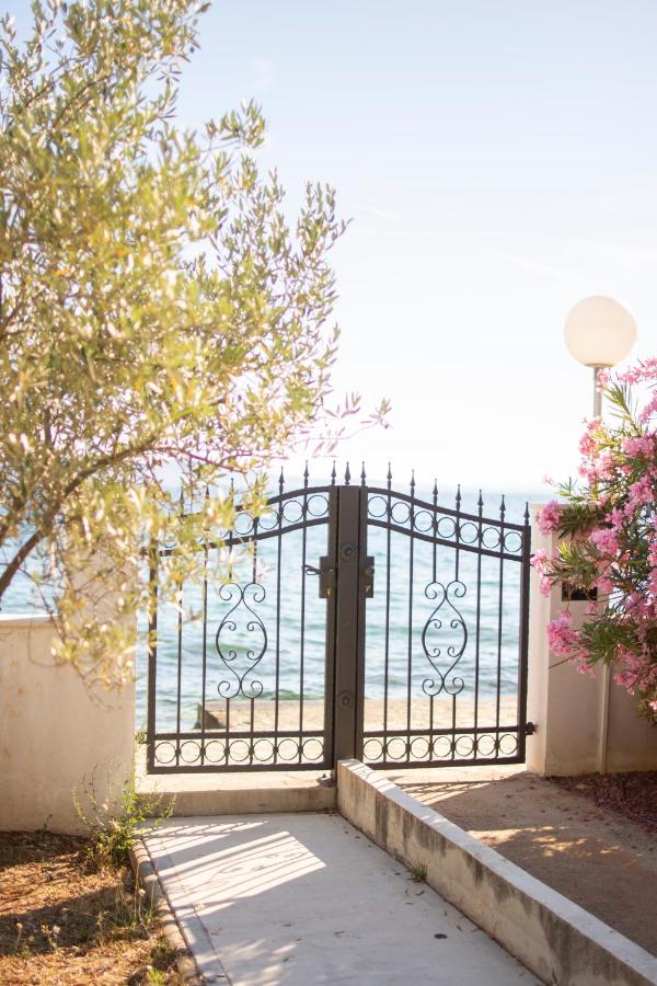 Holiday house by the sea VIGO - B&B