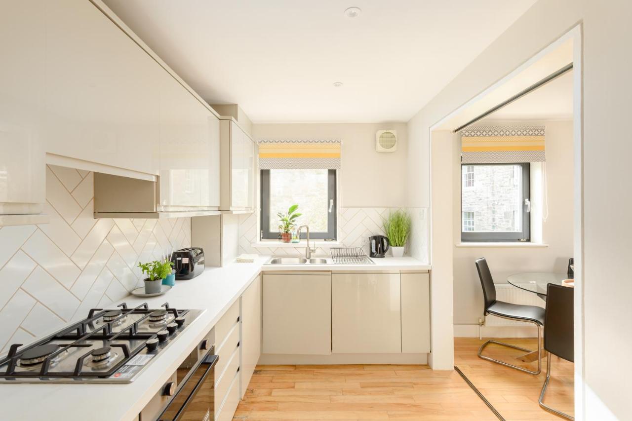 Modern Mews Apartment - New Town - B&B