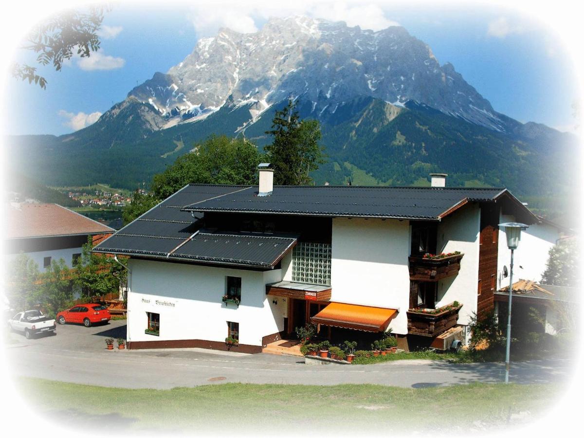 Haus Bergfrieden - Bed and Breakfast Lermoos