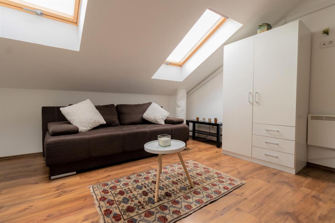 Hill apartman - MAKSIMIR Rebro - Chambres d’hôtes Zagreb