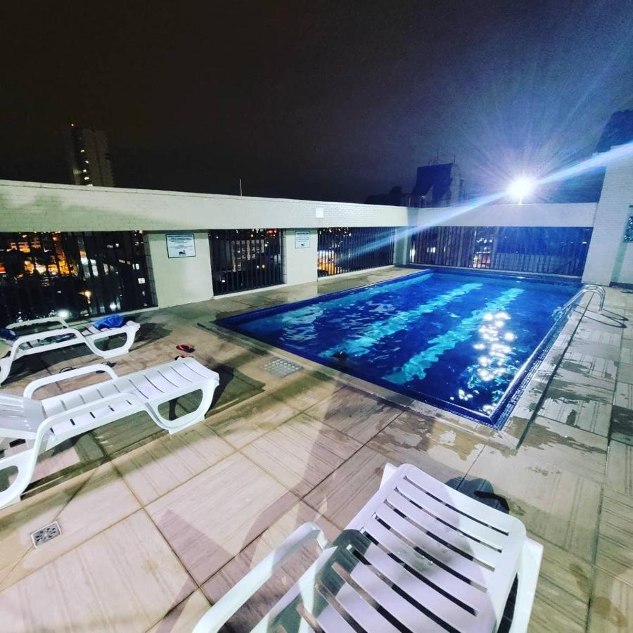 Flat Completo Novo a 350m da praia com piscina - Bed and Breakfast São Vicente