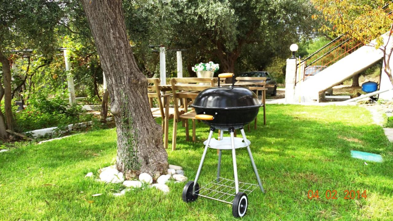 Smaragdi Studios - B&B Pefkári