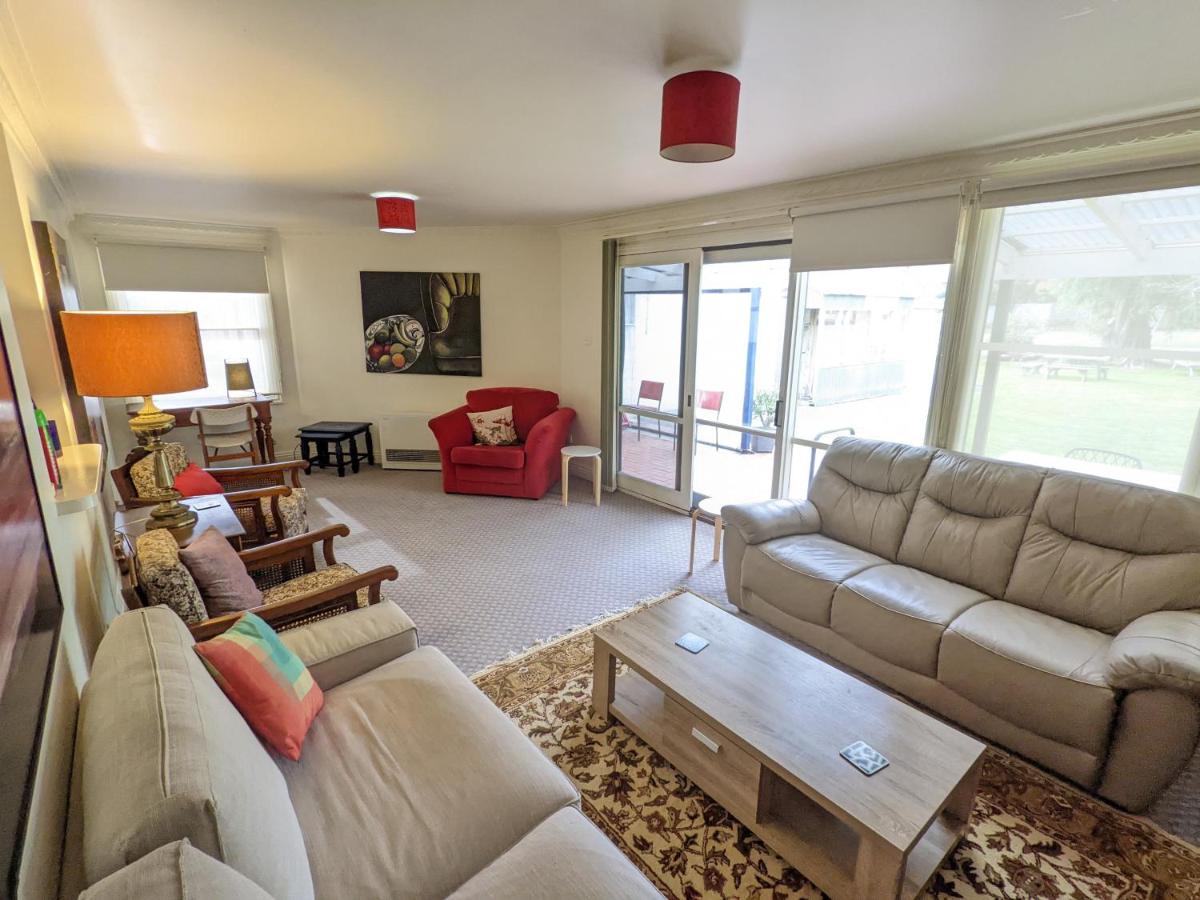 B&B Warrnambool - The F Project Residence - whole house - Bed and Breakfast Warrnambool