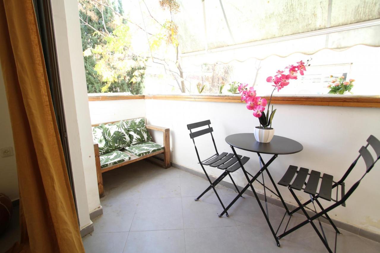Design & Balcony in City Center by FeelHome - B&B
