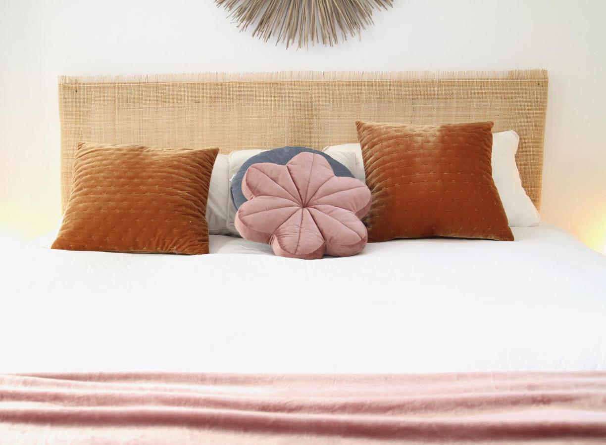 Design & Balcony in City Center by FeelHome - Chambres d’hôtes Tel-Aviv