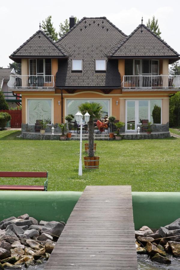 KATI VILLA-BEACH - B&B Balatonlelle