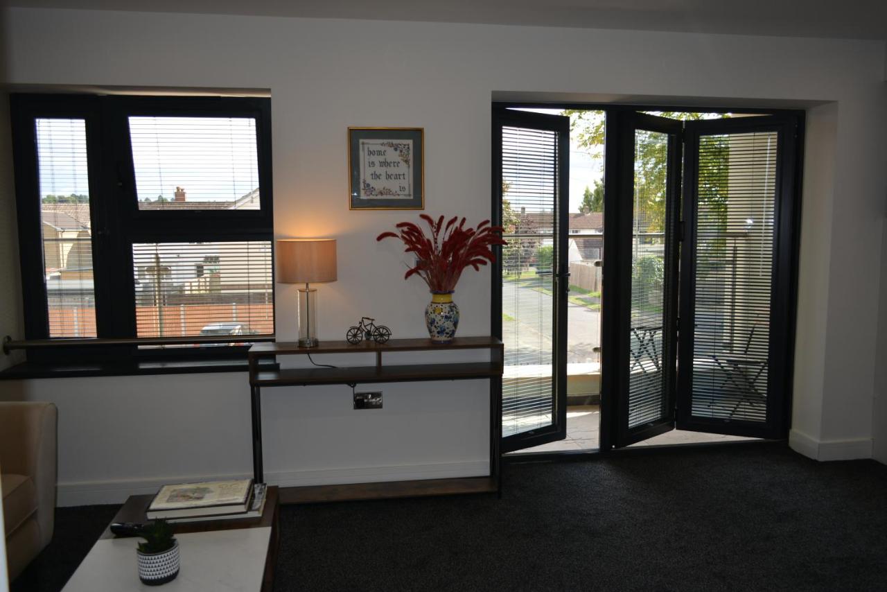 Cozy & Bright 2-Bedroom Apartment with Large Balcony and Free Parking - B&B Oxford