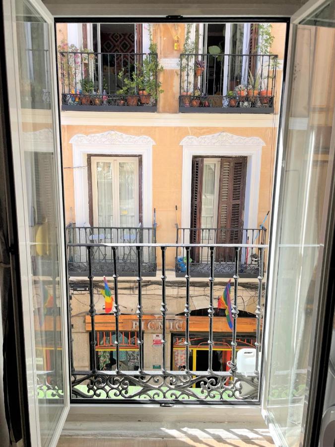 Apartamento exterior con balcón en el corazón de Chueca, Gran Vía - B&B