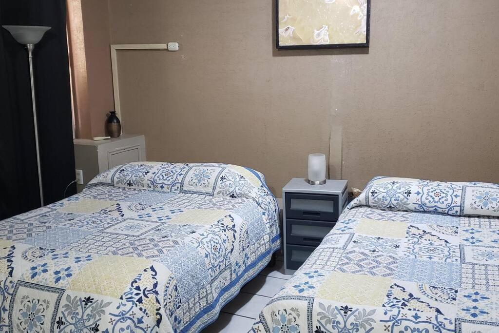 Departamento D centrico 2 camas Tv Ac wifi cocina parking - Chambres d'hôtes Ciudad Valles