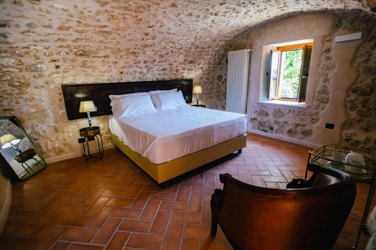 Deluxe Double Room with Shower