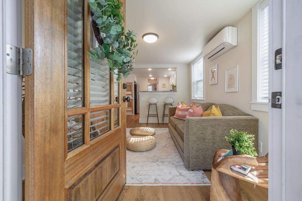 Casita on Central Walk to shops bars and food - Ferienwohnung