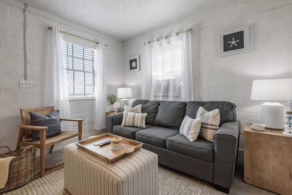 The Sea House WATERFRONT Apt by Downtown - Chambres d’hôtes Tampa