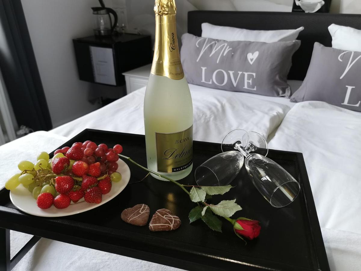 Camera Matrimoniale con Letto Supplementare
