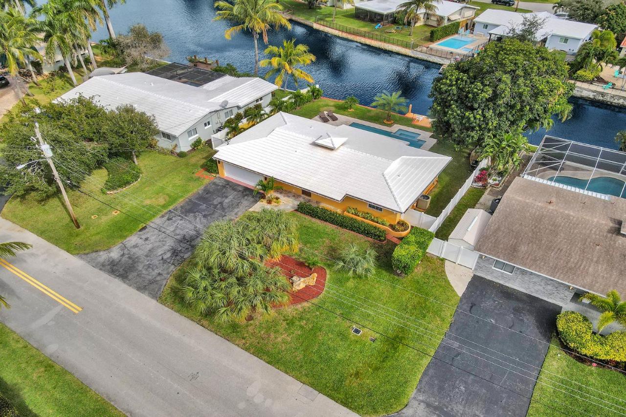 New! Waterfront Heated Pool & Jacuzzi 2 mi to Beach - Fishing Pier Relaxing SPA & Hammock - B&B