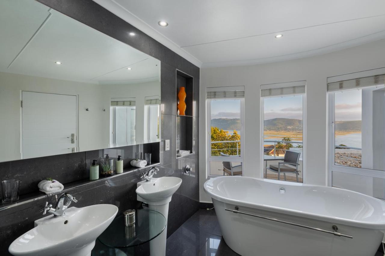 Deluxe Doppelzimmer mit Balkon und Meerblick